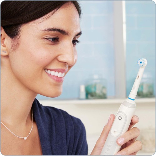 Oral-B Sensi Ultra thin for superior cleaning, Extra gentle on teeth and Gums
