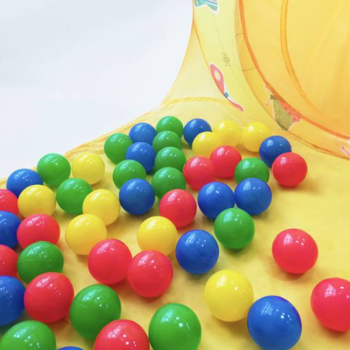 Ching Ching Butterfly Triangle House and Tunnel with 100pcs Colorful Balls