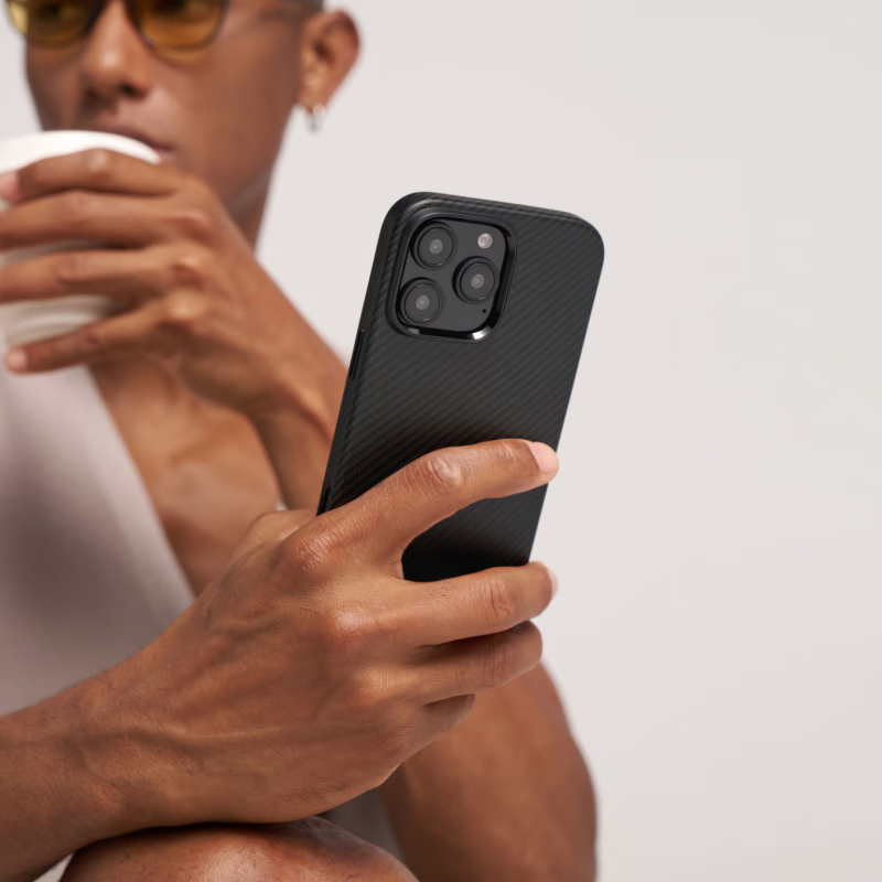 PITAKA Carbon Fiber Texture MagSafe Magnetic Absorption Kevlar Lens Protection C...