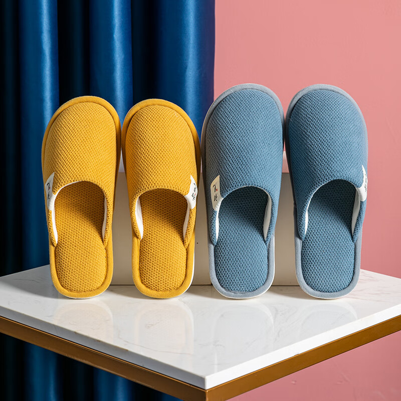 Guoluofei Spring, Autumn And Winter Slippers for Men And Women, Indoor Home Slip...