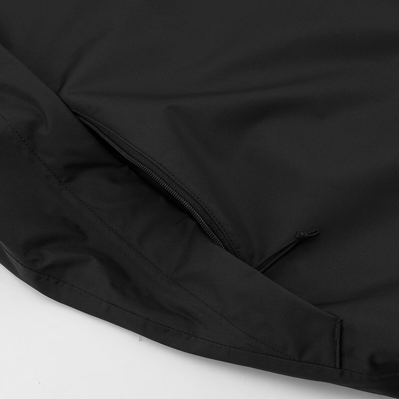 The North Face Men's Outdoor Waterproof and Breathable Jacket 8DRZ Black/4H0 M