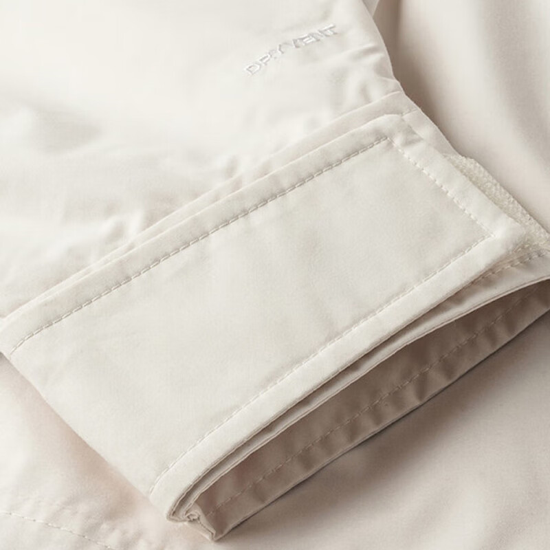 The North Face Women's Outdoor Waterproof and Breathable Fashion Loose Short Jac...