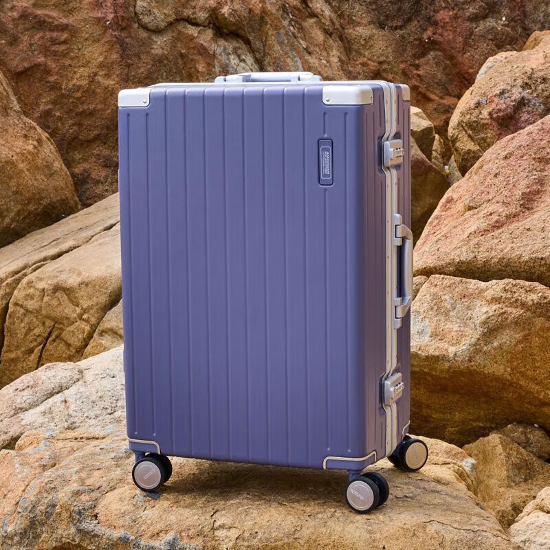 American Tourister Luggage, 24-Inch Fashionable Lightweight Suitcase, Large Capa...