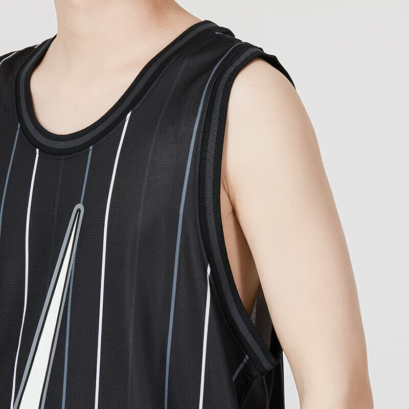 Nike Men's T-Shirt, DF DNA JERSEY SSNL Sportswear DX0436-010, Black, Size S