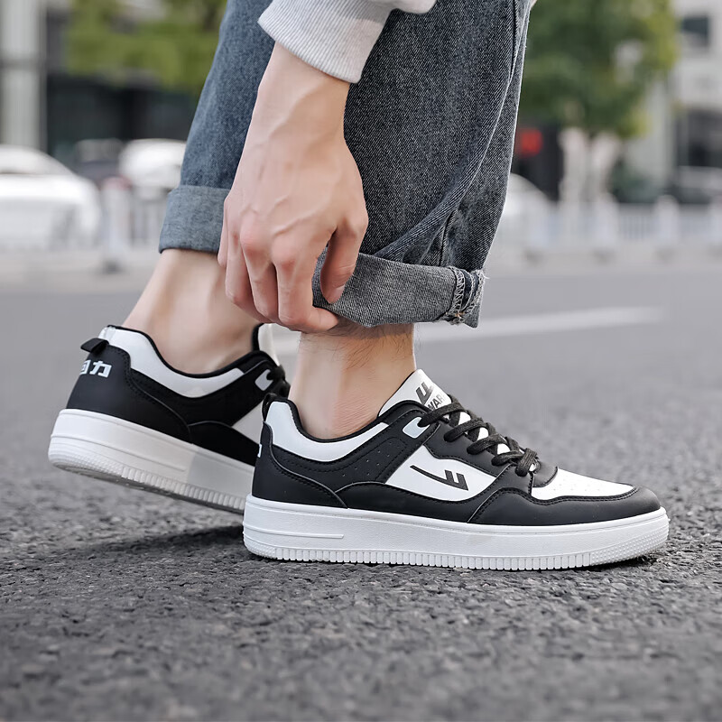 Warrior Low-Top Sneakers for Men, Casual Sports Shoes for Couples, Versatile Foo...