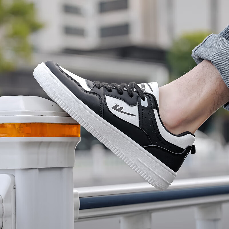 Warrior Low-Top Sneakers for Men, Casual Sports Shoes for Couples, Versatile Foo...