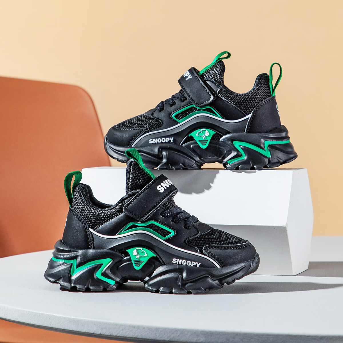 SNOOPY Children's Sneakers, Kids' Sports Shoes, Soft-Soled Versatile Running Shoes, Fashionable Dad Shoes for Boys And Girls, 7893 Black And Green, Size 35